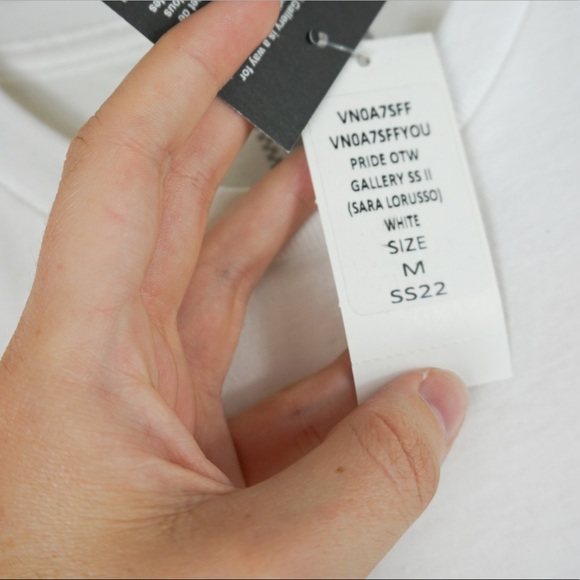 VANS Pride Otw Gallery SS II Sara Lorusso White T-Shirt NWT sz M - Picture 4 of 6